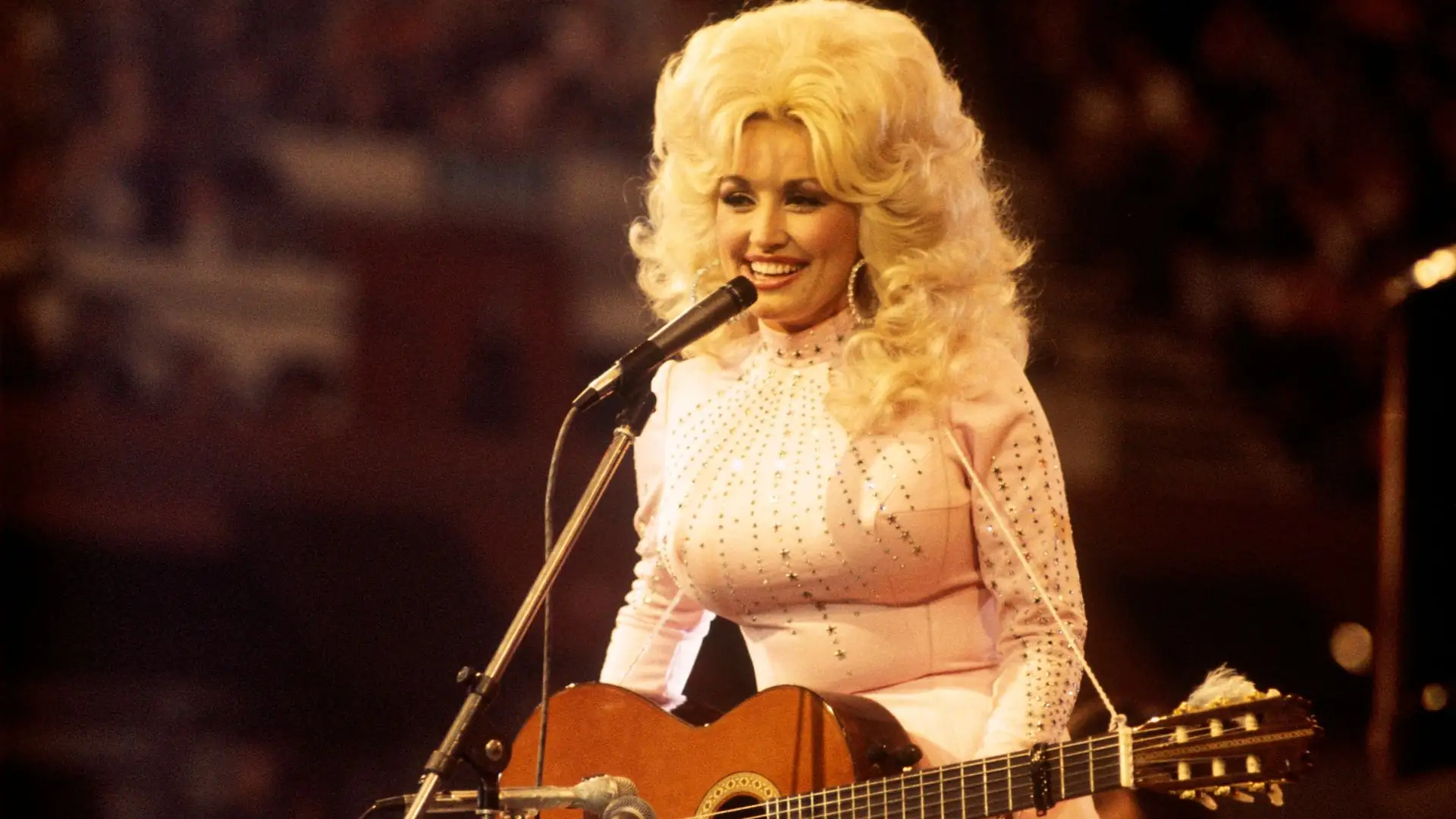 Dolly Parton Dies at 80 as Stars and Fans Honor Her Extraordinary Legacy