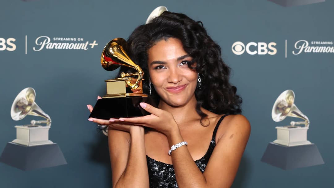 Freckles Emerge as a Standout Beauty Trend at Grammys 2026