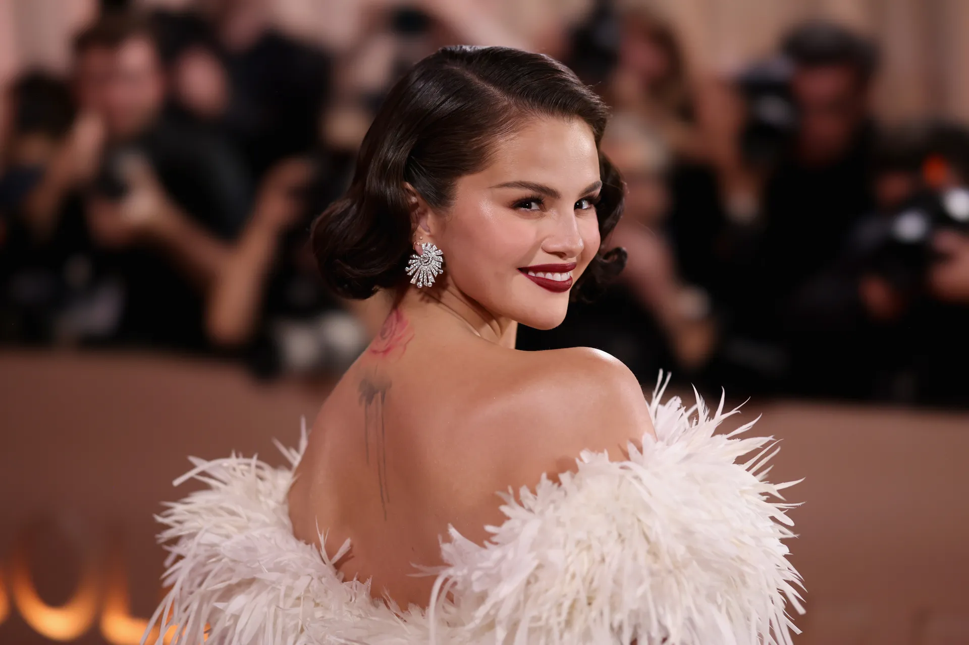 Selena Gomez’s Petal Pink Nude Mani Redefines Nail Polish